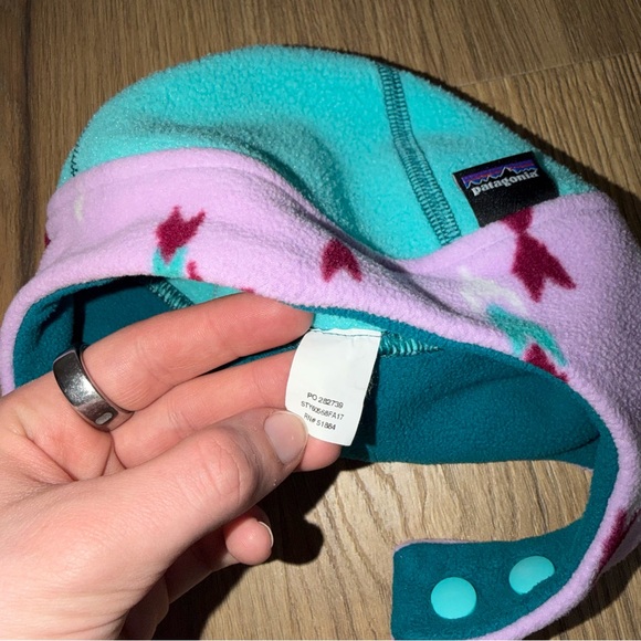Patagonia Baby Reversible Synchilla Fleece Hat - Picture 4 of 4